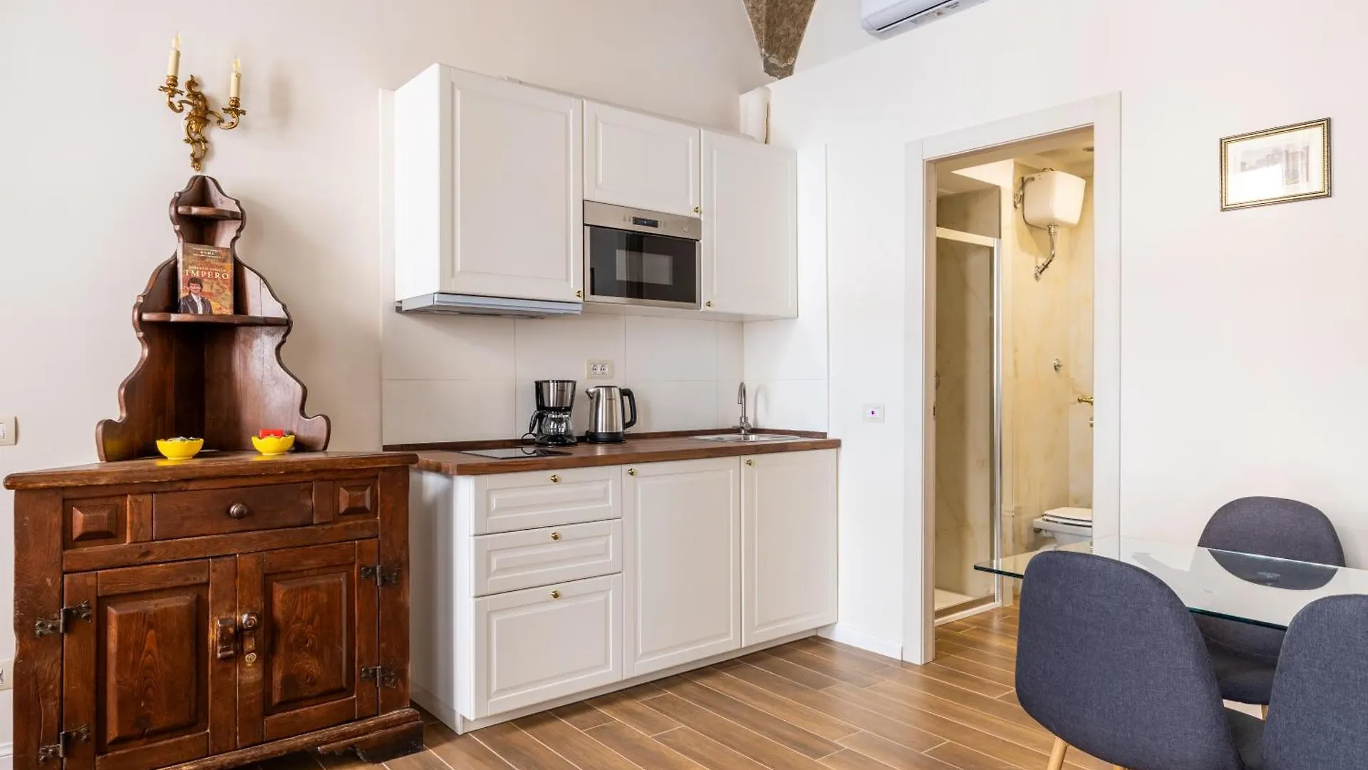Pantheon Apartment - Piccola Roma  Rome