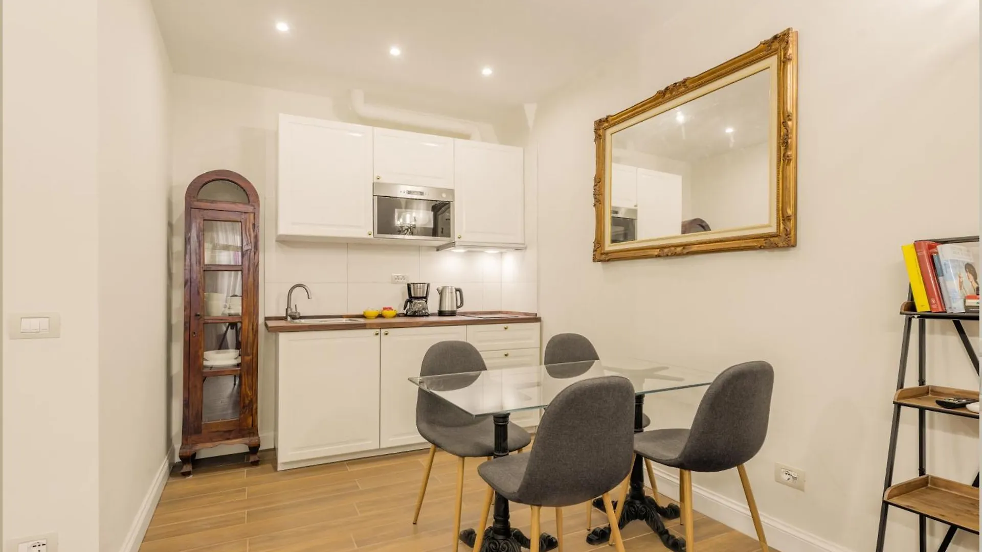 Pantheon Apartment - Piccola Roma Italy