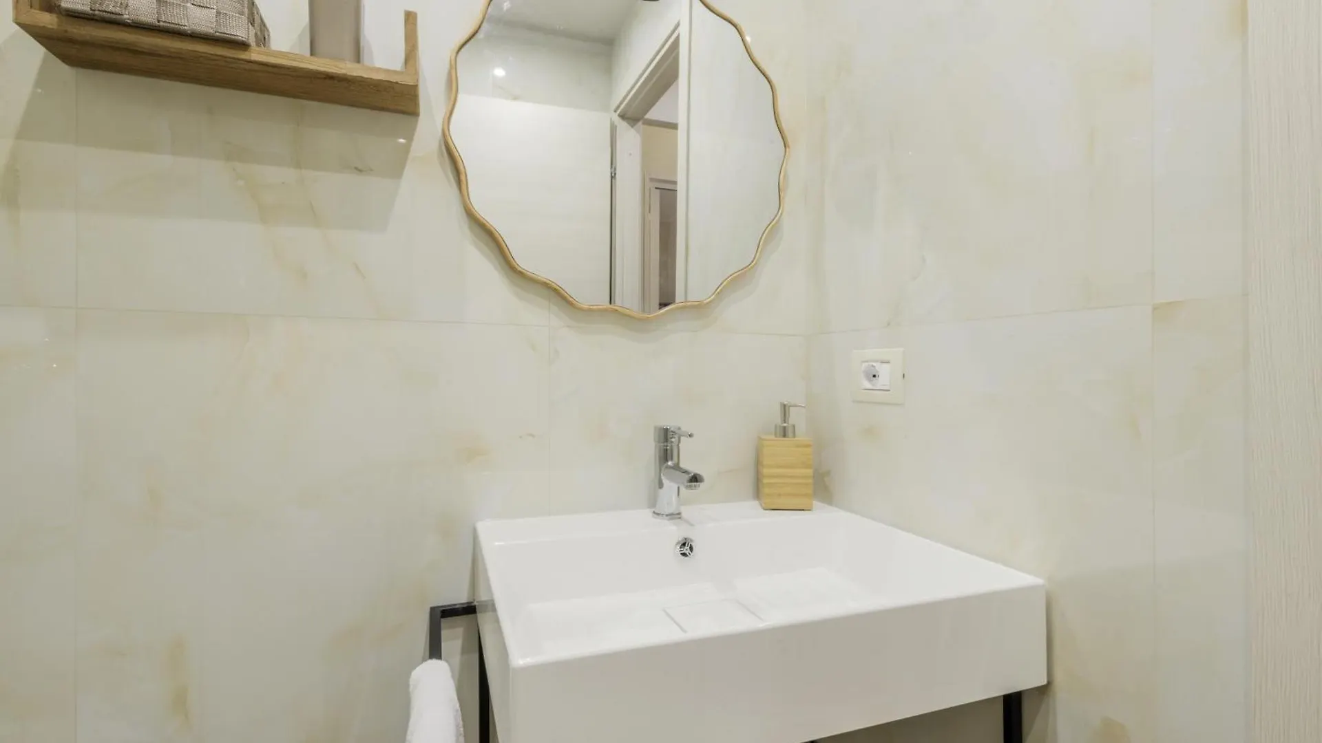 Pantheon Apartment - Piccola Roma Italy